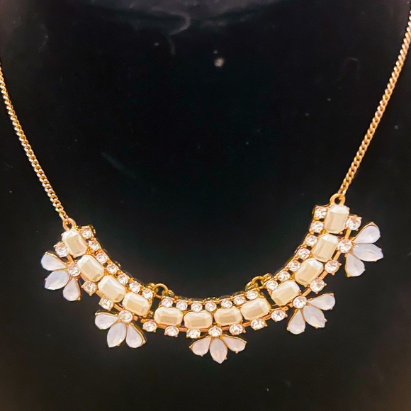 Elegant Gold and White Necklace - Picture 1 of 3